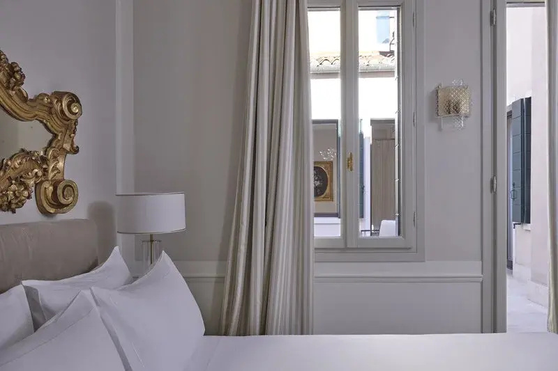 Executive Double Suite (full double bed)