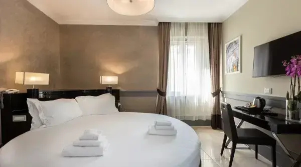 Deluxe Double room (full double bed)