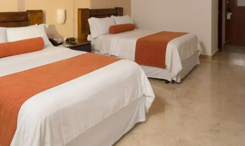 Deluxe Quadruple room Lagoon view