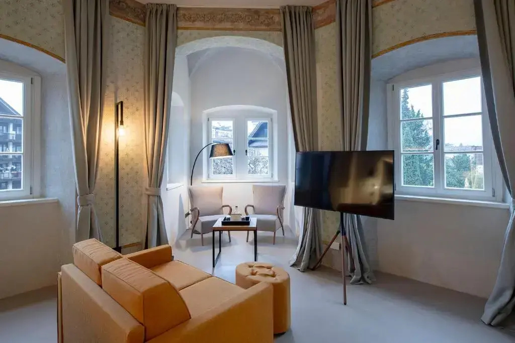 Deluxe Double Junior Suite (full double bed)