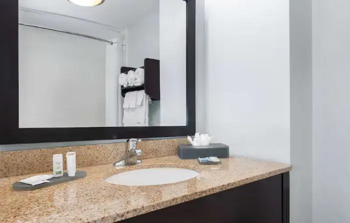 La Quinta Inn & Suites by Wyndham Bonita Springs Naples N. - Chambres