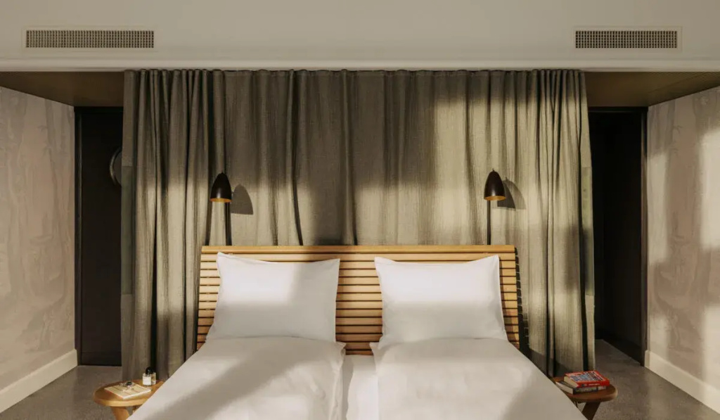Double Junior Suite (full double bed)