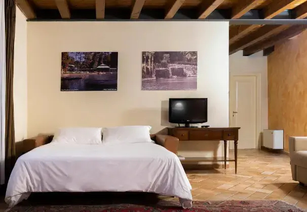 1 Bedroom Double Apartment (full double bed)