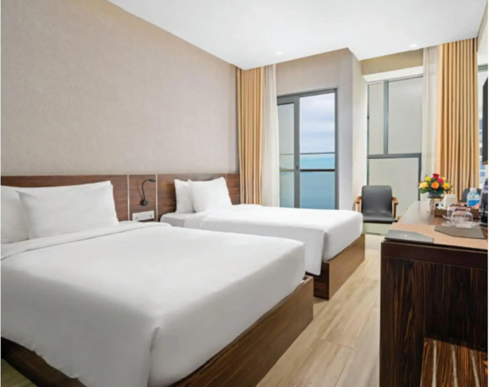 Emerald Bay Hotel and Spa Nha Trang Room Type - Executive Sea View Double Room