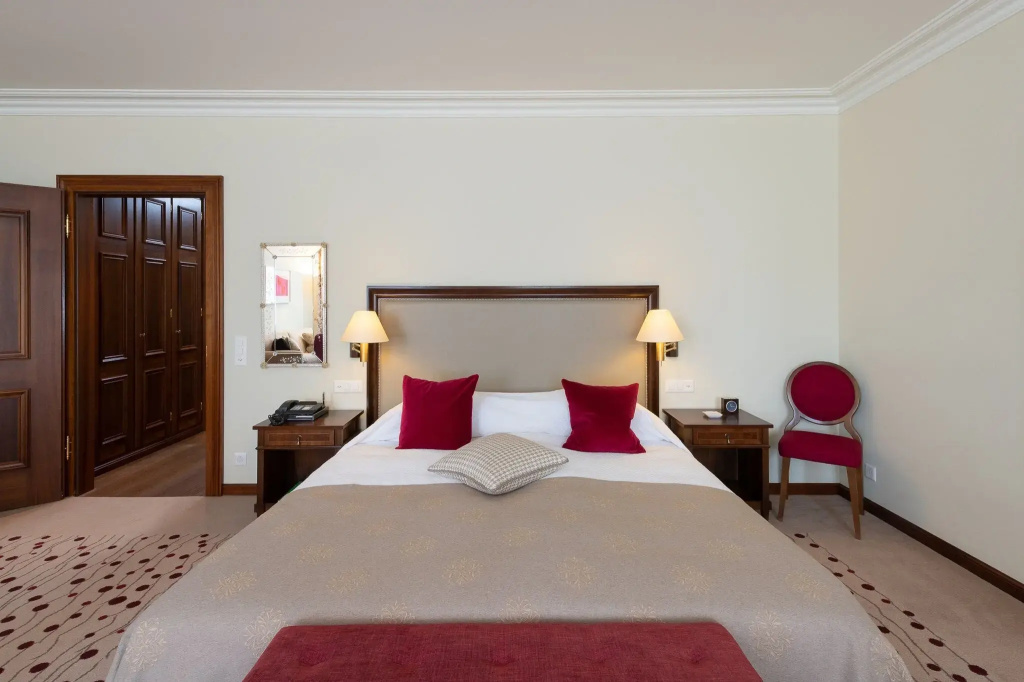 Lake Double Junior Suite (full double bed)