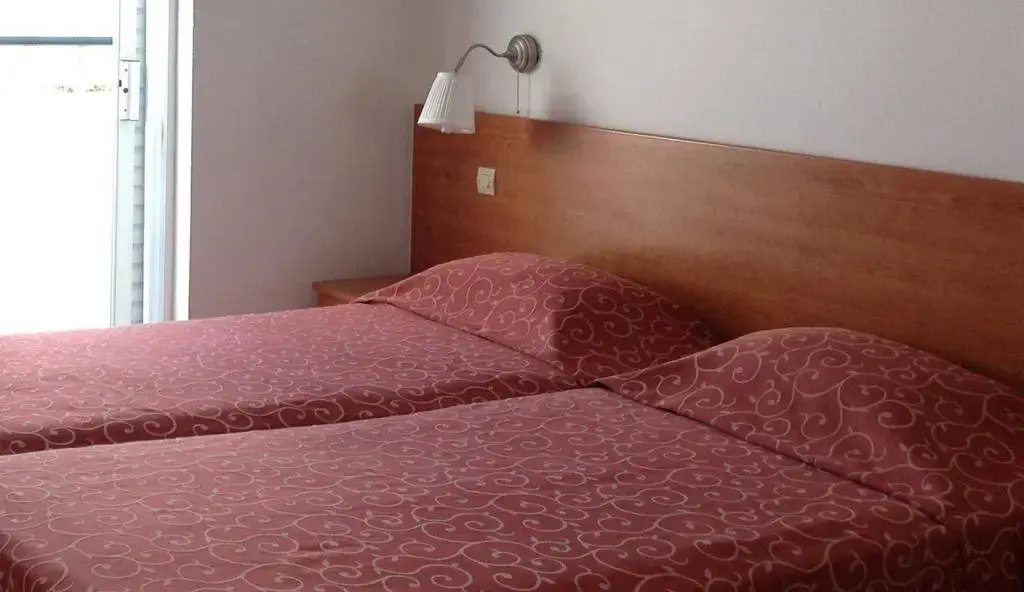 Standard Triple room with sea view