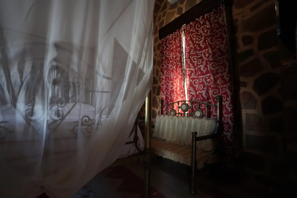 Antique Suite