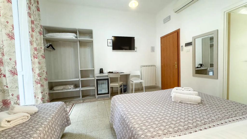Triple room with balcony