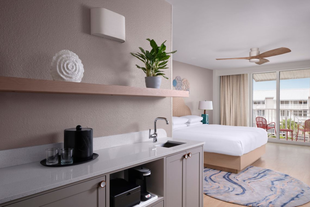 Main Resort room with balcony and Pool View