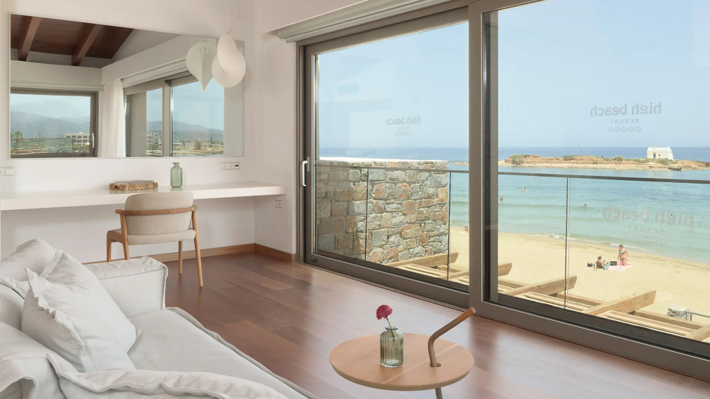 Pasiphae Villa beachfront