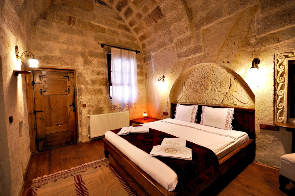 Deluxe Double room (full double bed)