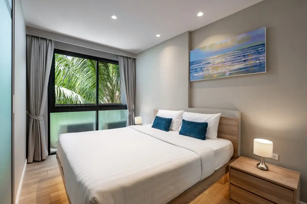 Grand Deluxe Double Suite with pool view (full double bed)