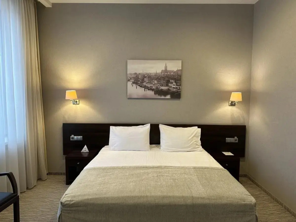 Standard Double room with river view (full double bed)