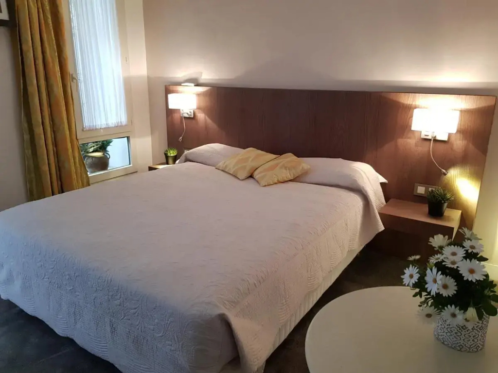 Patio Double room (full double bed)