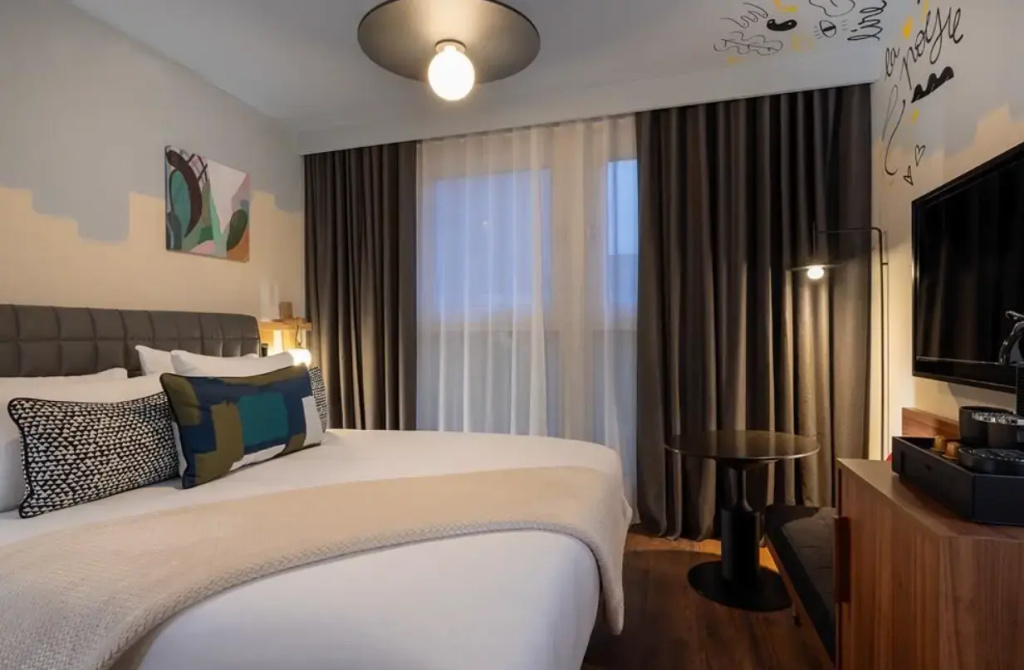 Simone Double room (full double bed)