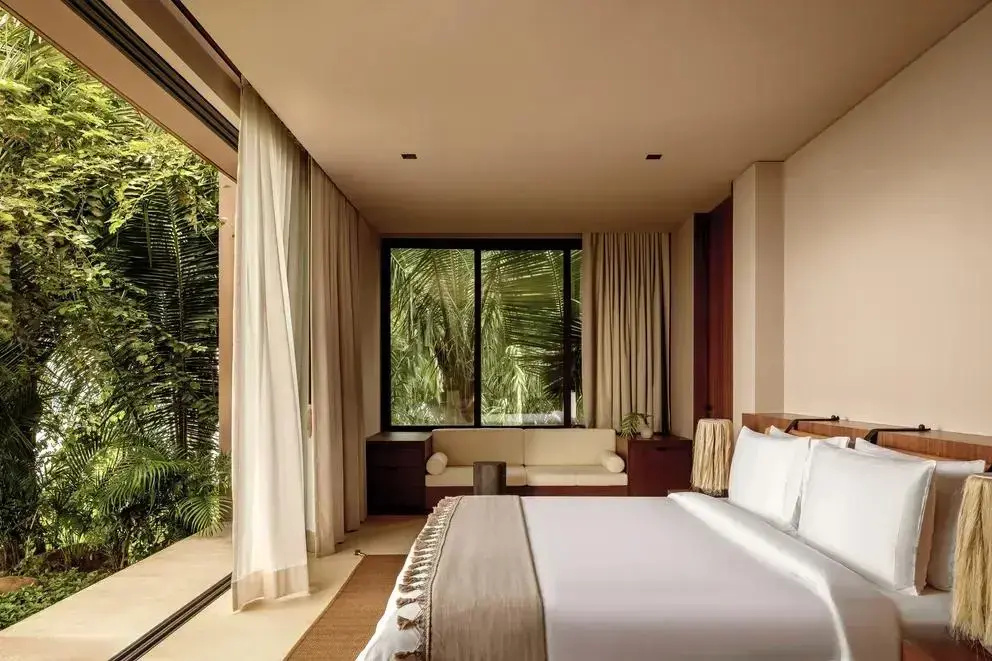 No. 53 8 Bedrooms Private Home