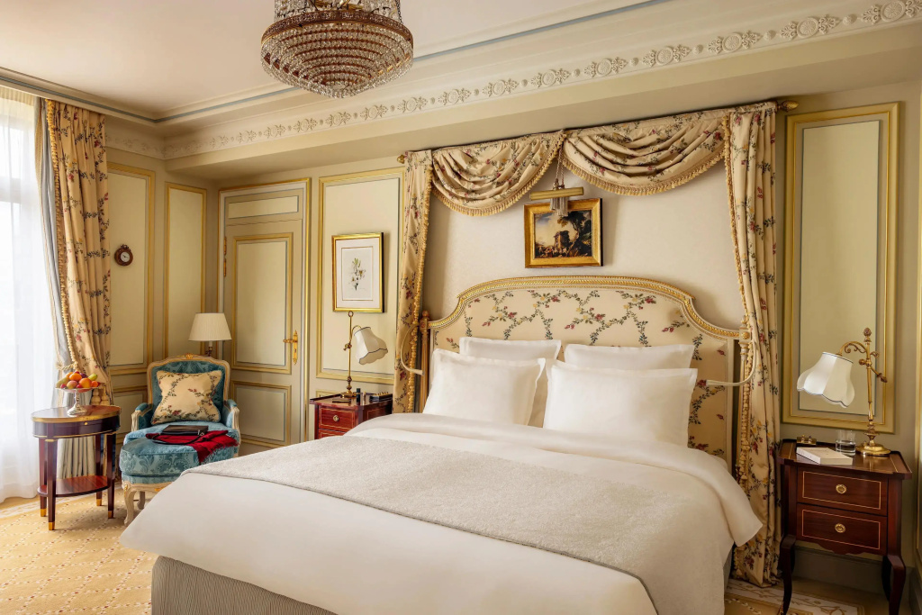 Executive Double room (full double bed)