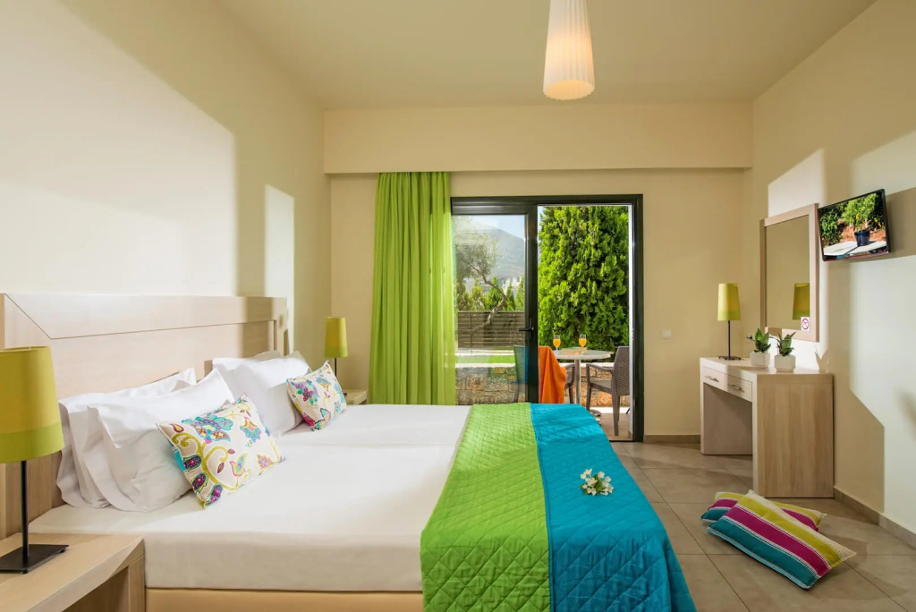 Deluxe Double Studio (twin beds)
