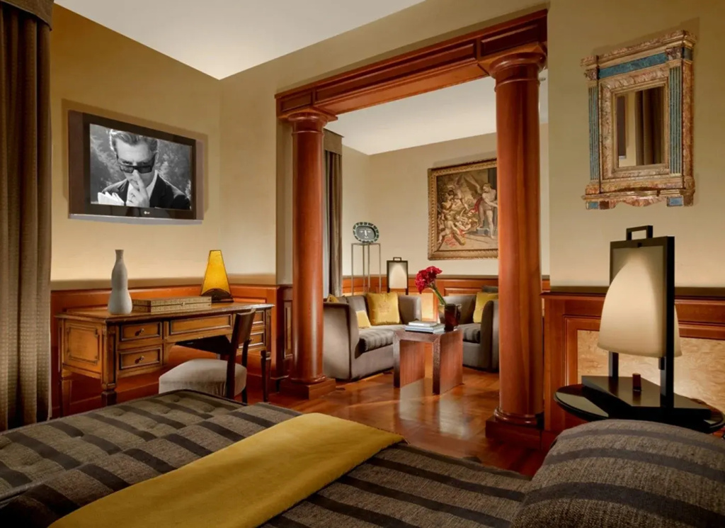 Deluxe Double Suite (full double bed)