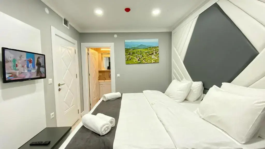 Deluxe Double room with sea view (full double bed)