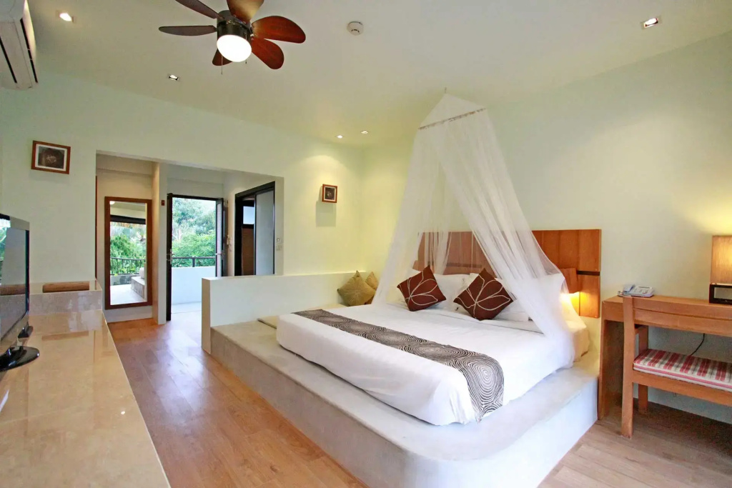 Lotus - Jacuzzi Deluxe Double room (full double bed)