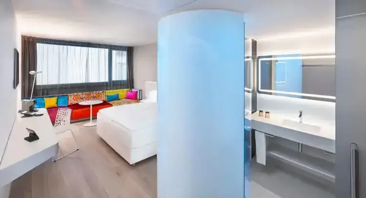 Bassline room