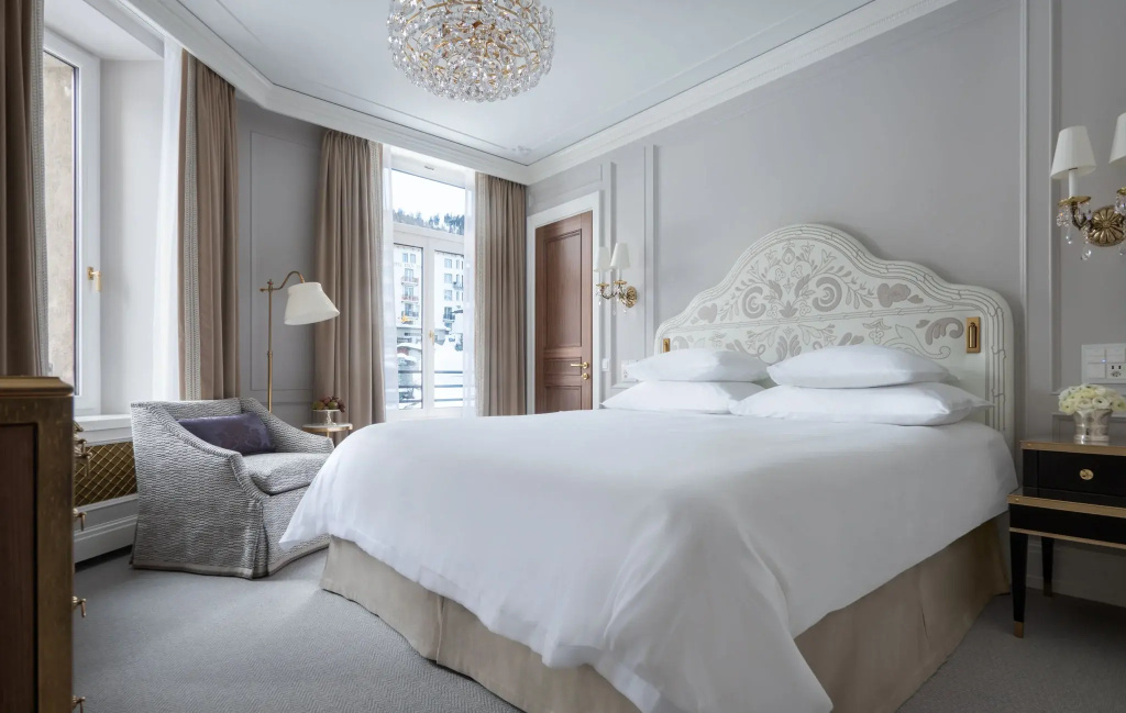 Double Junior Suite Village Side (full double bed)