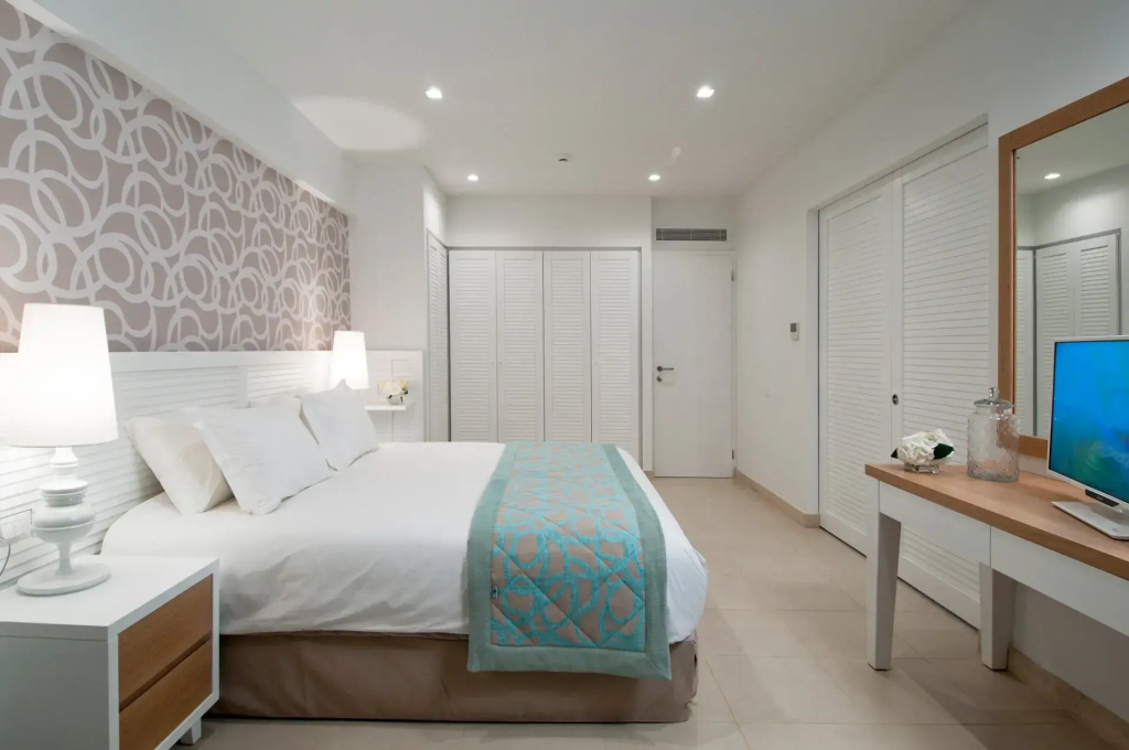 Double Suite (full double bed)