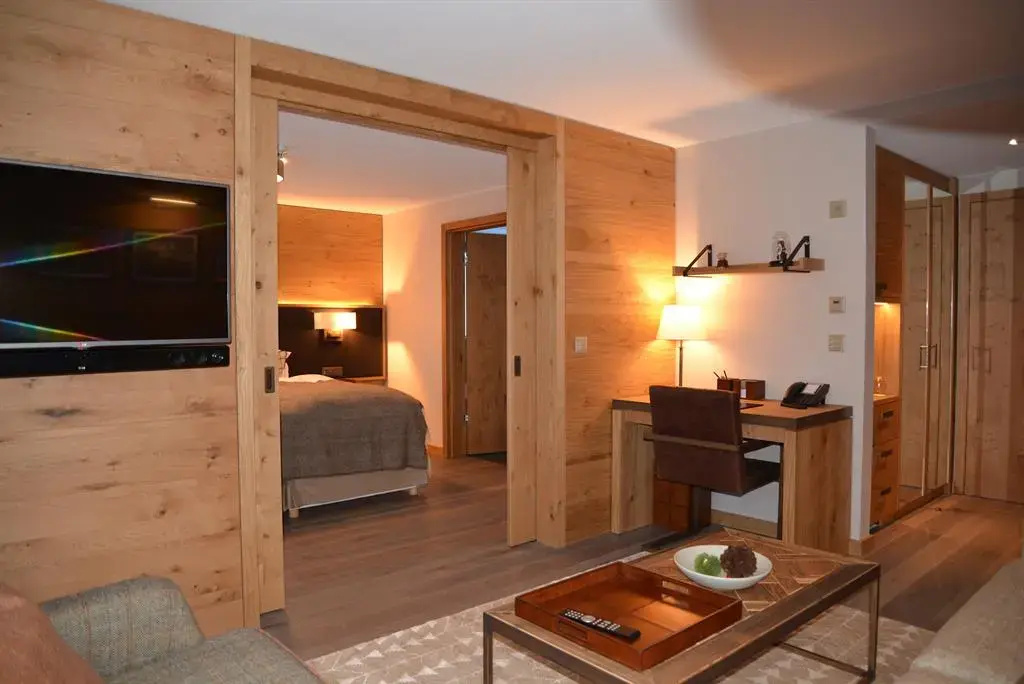 Signature Suite