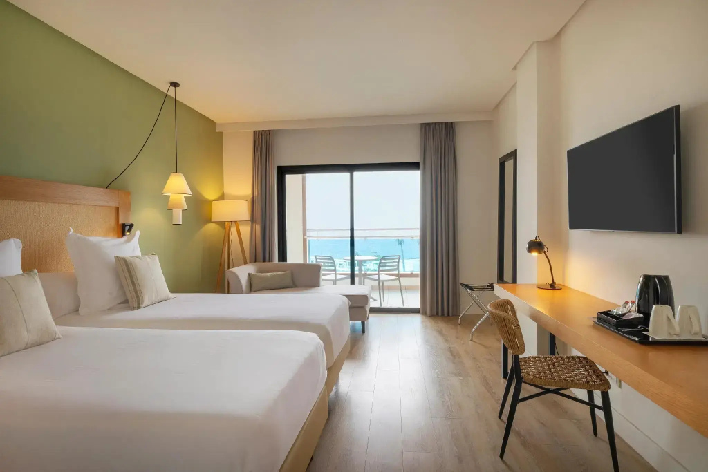 Superior Double room with ocean view (full double bed)