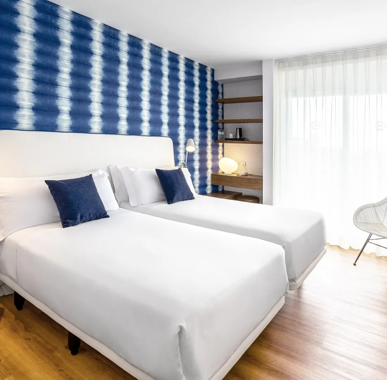 Comfort Double room with pool view (twin beds)