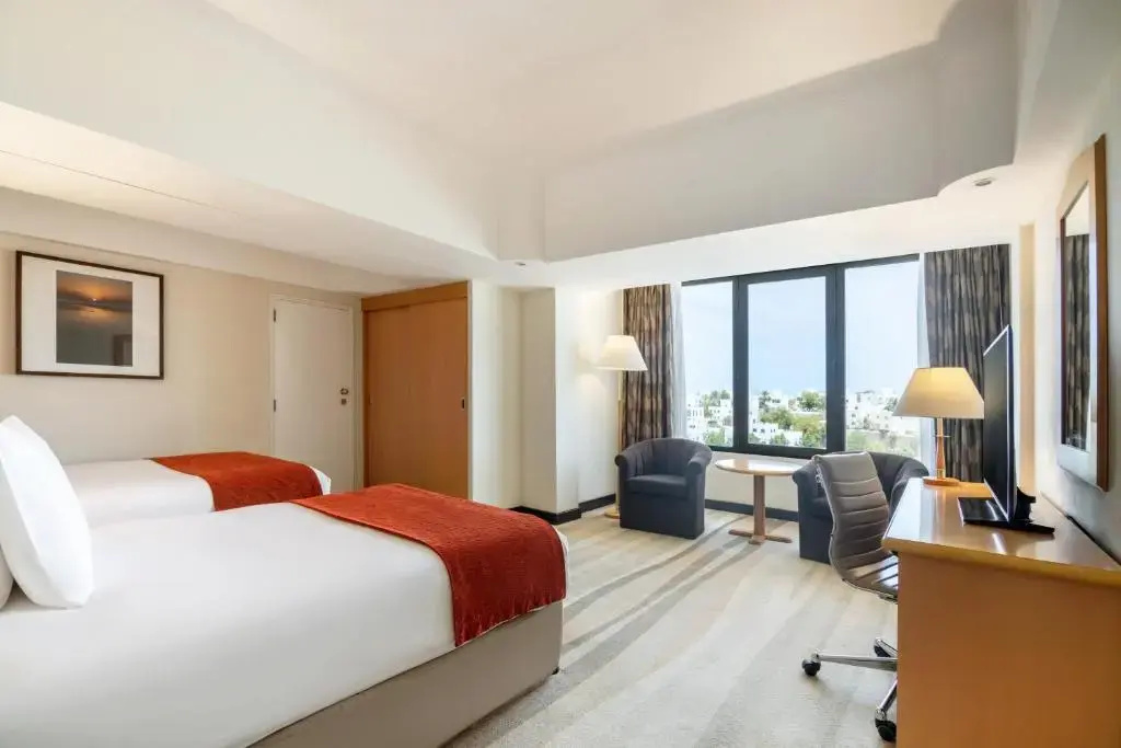 Crowne Plaza Muscat by IHG Hotel - Chambres