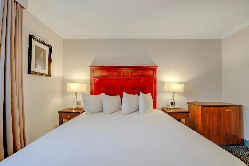 Sunday London Staines-upon-Thames Heathrow T5 - Chambres