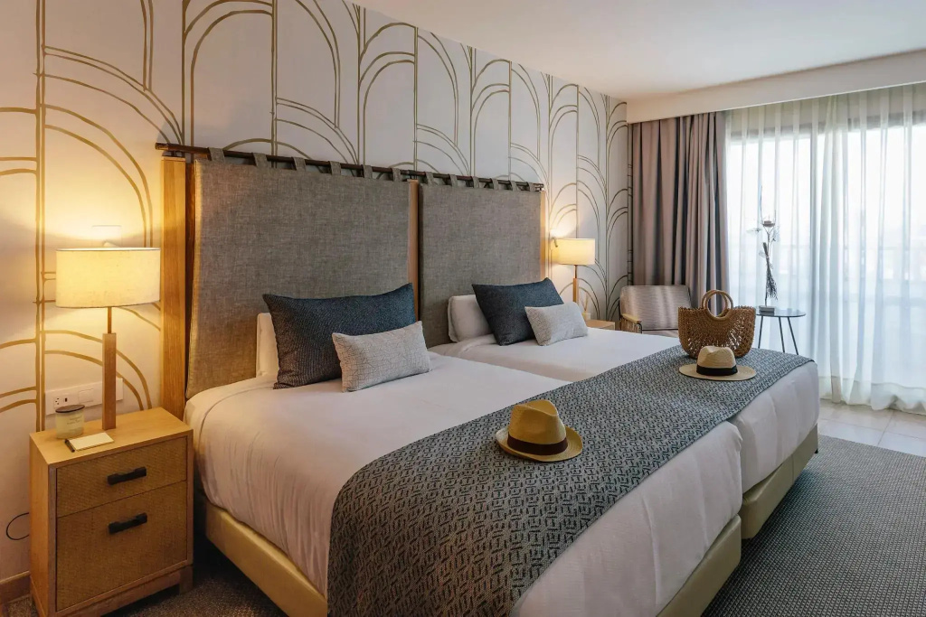 Double Preferred Club room (full double bed)