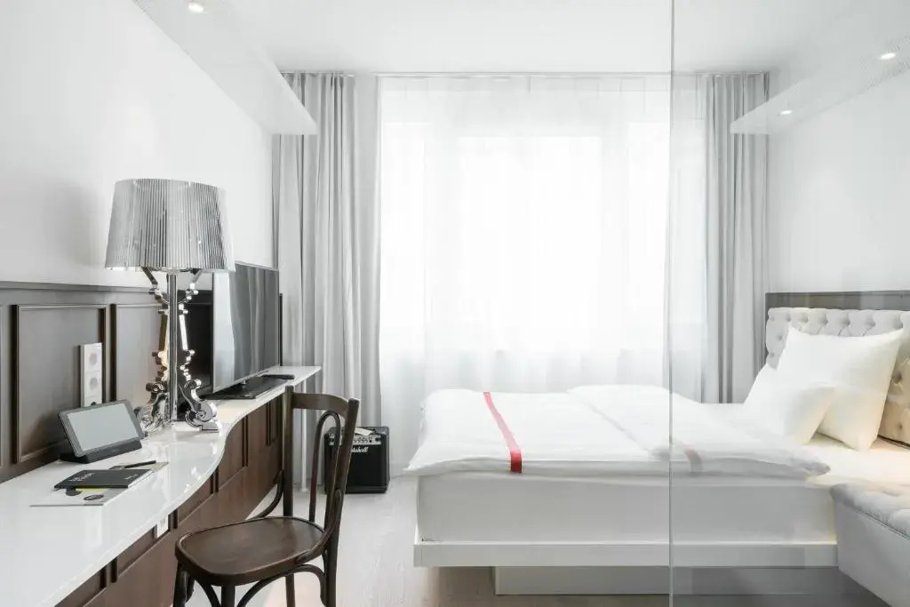 Nest Double room (full double bed)