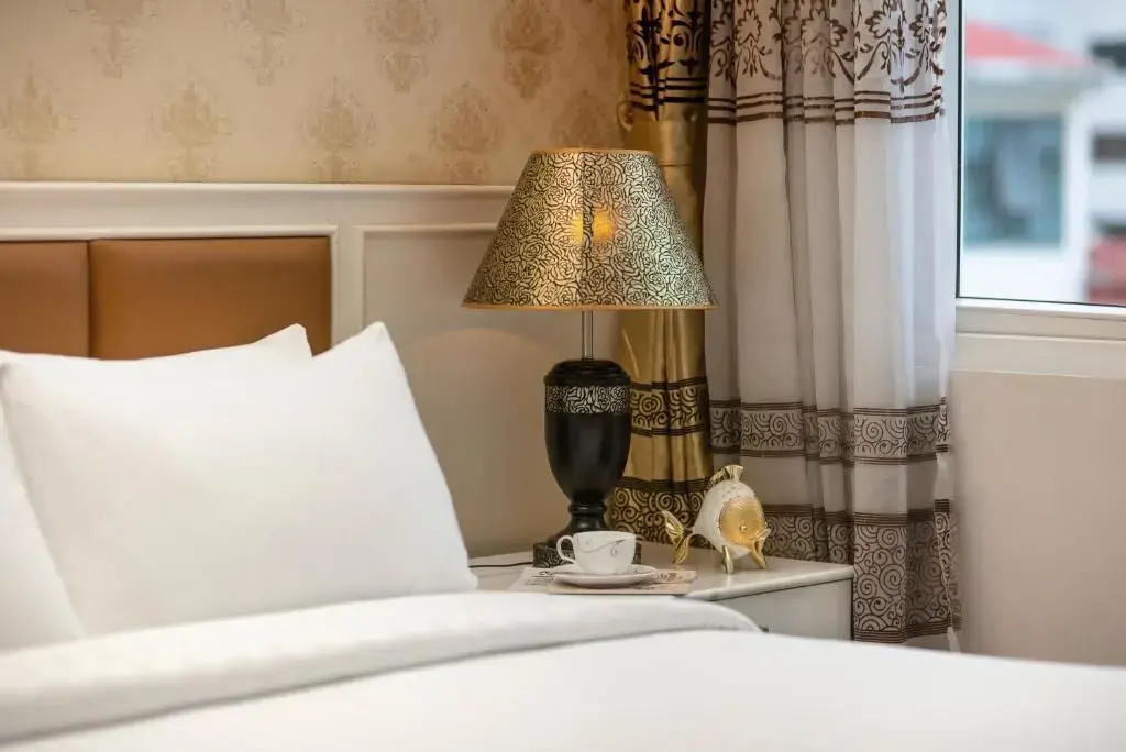 Deluxe Double room with city view (full double bed)
