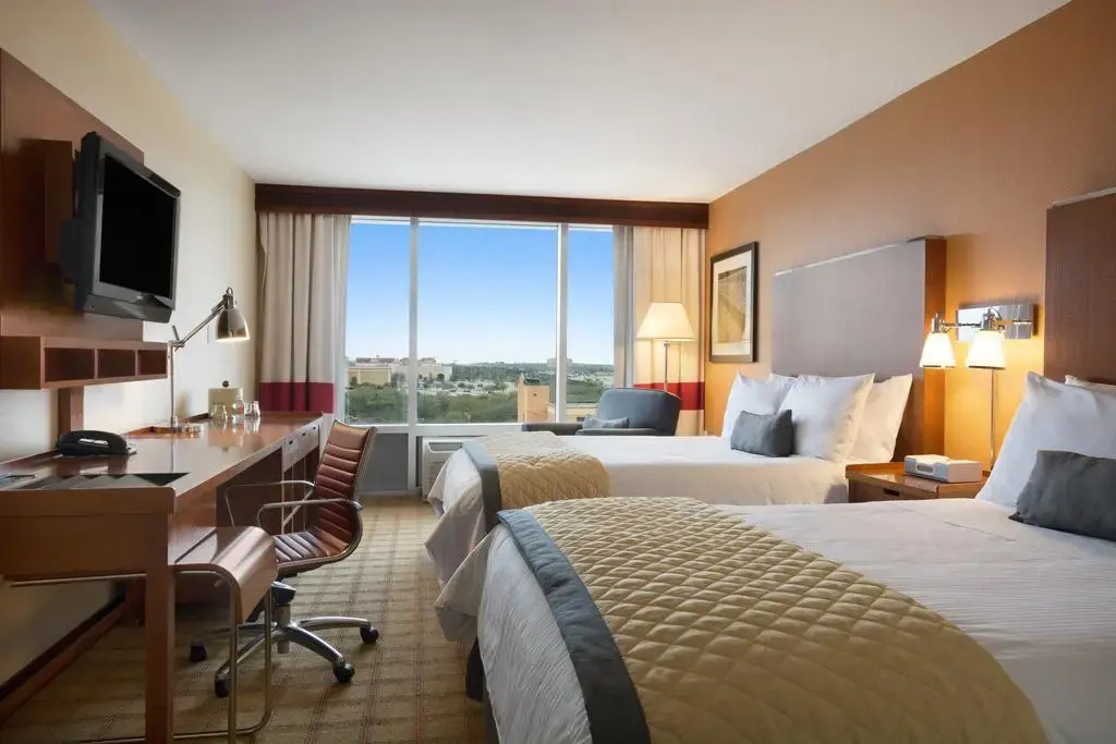 DoubleTree by Hilton San Antonio Northwest - Tap to explore photos