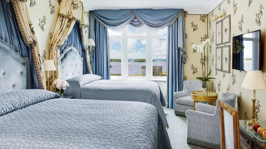 Deluxe Double room (full double bed)