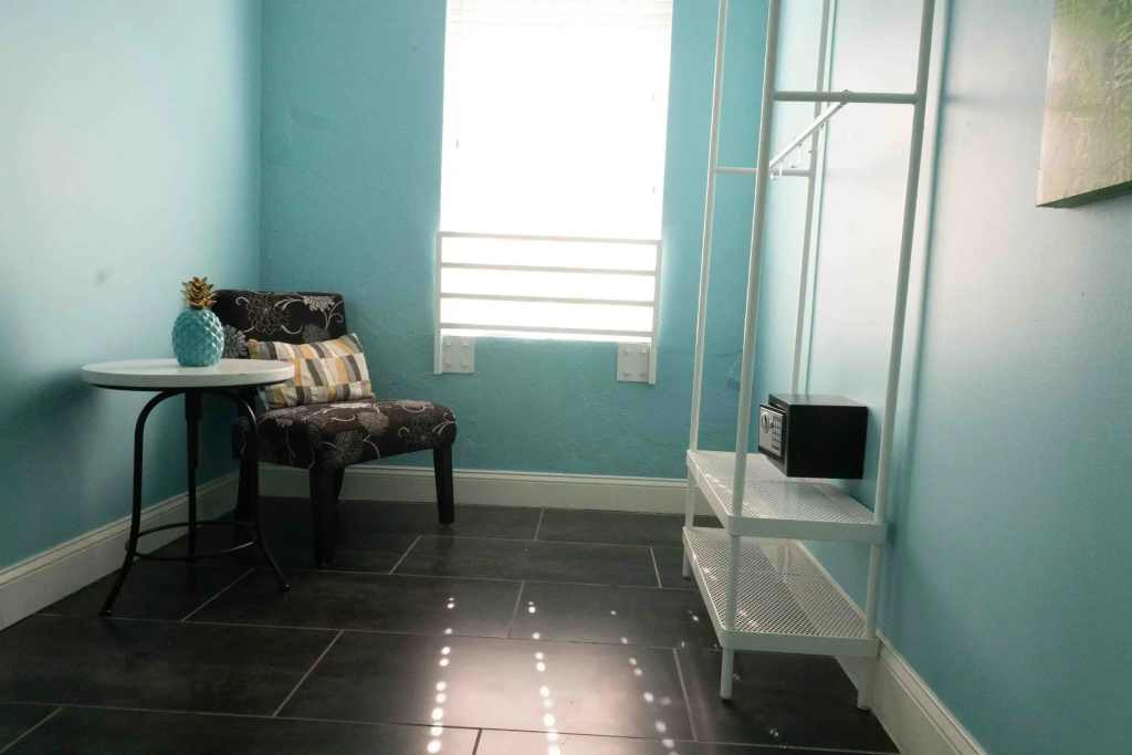 Deluxe Double room (full double bed)