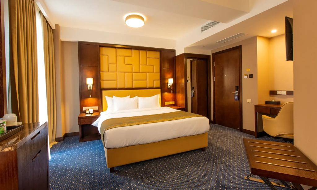 Panorama Double room with city view (full double bed)