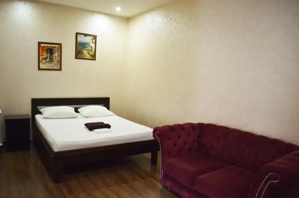 Standard No. 2 Quadruple Attic room