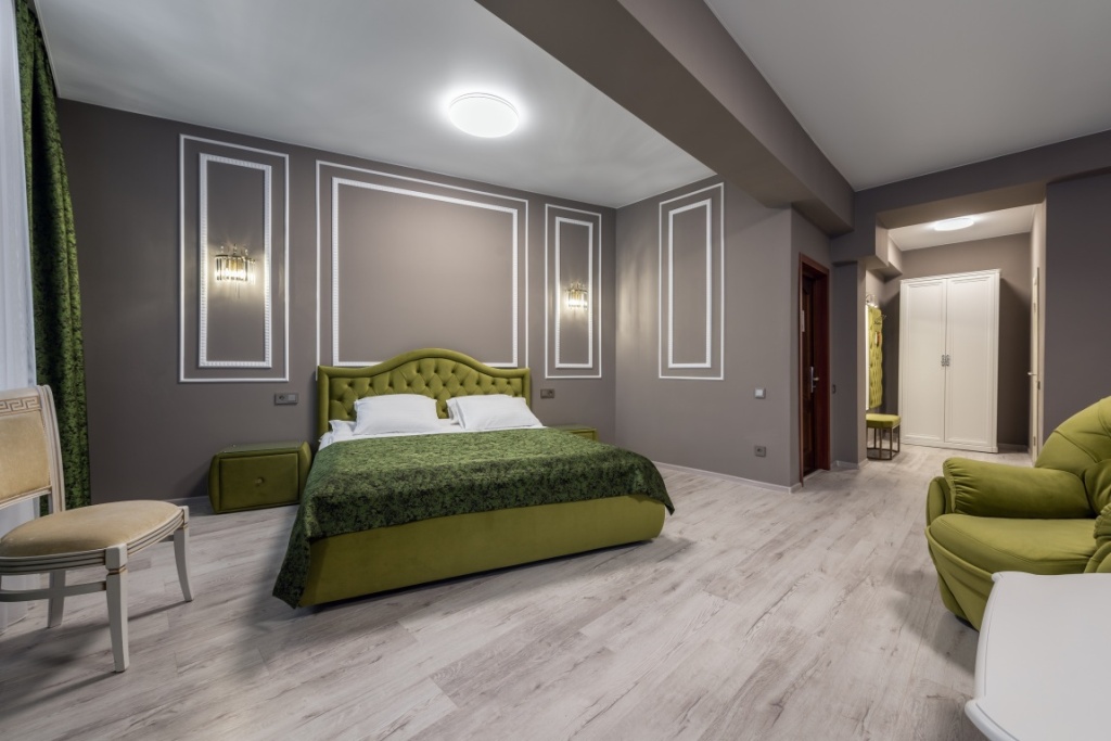 Versaille Hotel Room Type - Double Suite full double bed
