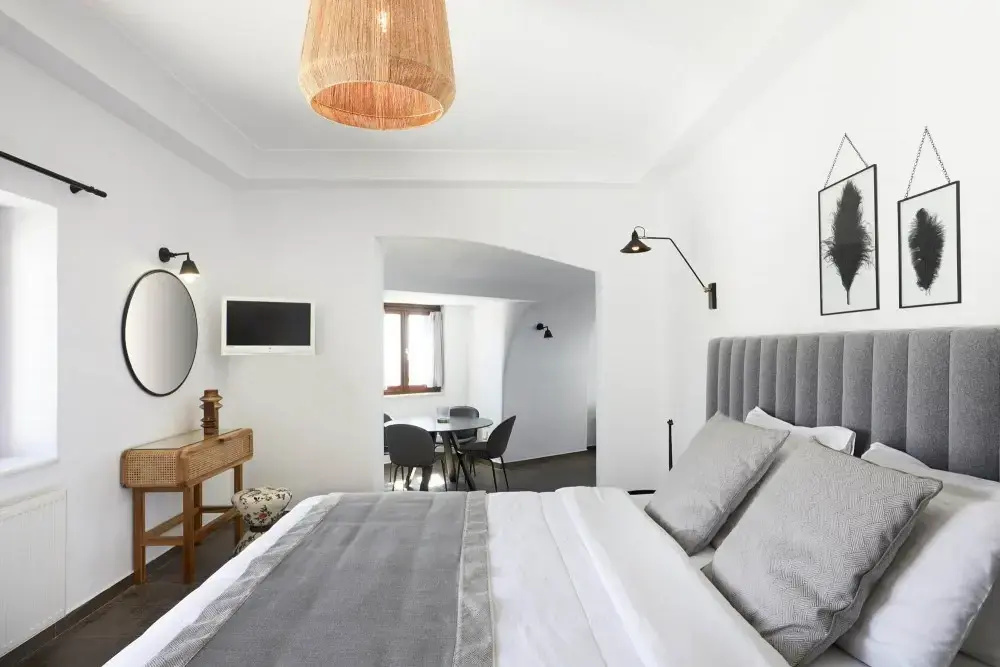 Honeymoon Pool Double Suite with Caldera View (full double bed)
