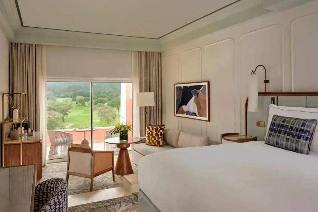 Double Junior Suite with balcony and with view (twin beds)