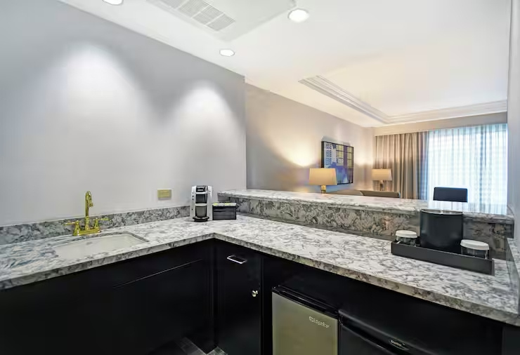 Embassy Suites by Hilton Charleston Hotel - Chambres