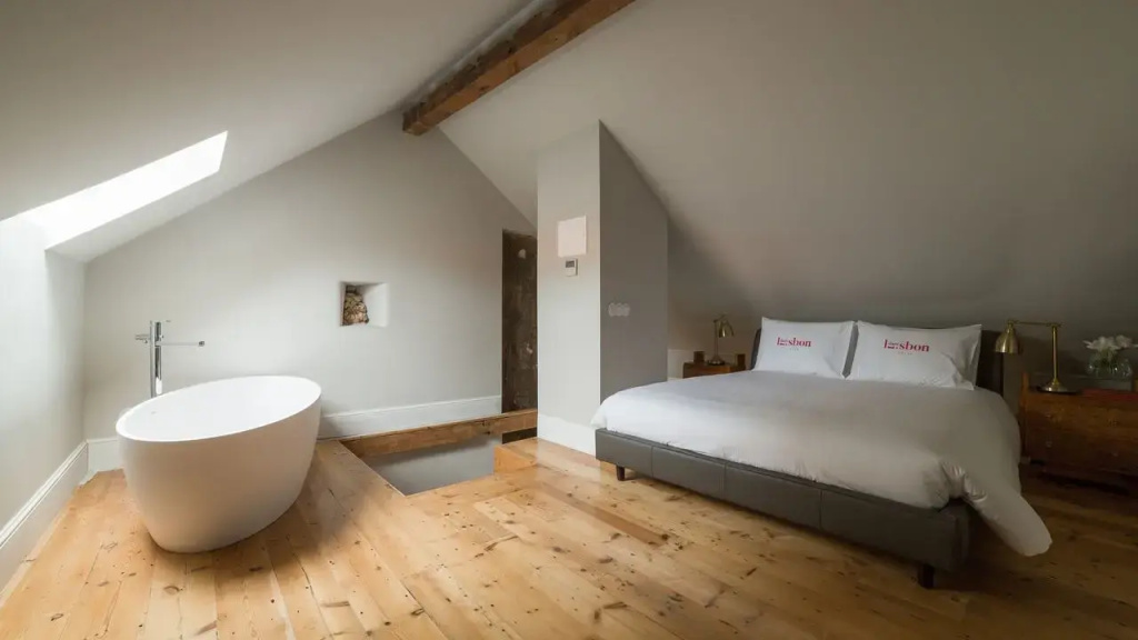 Deluxe Loft