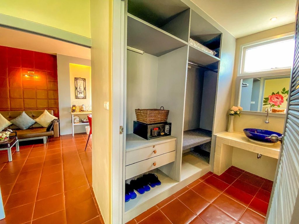 Трёхместный номер Executive в Sino House Phuket Hotel