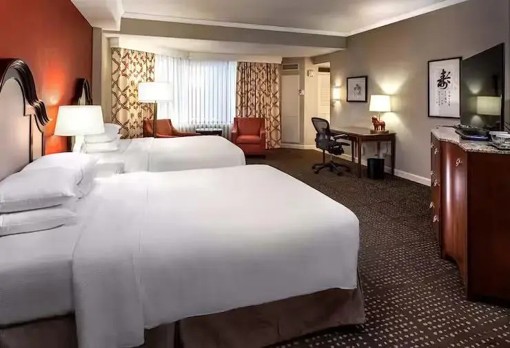 Corner Atrium Quadruple room