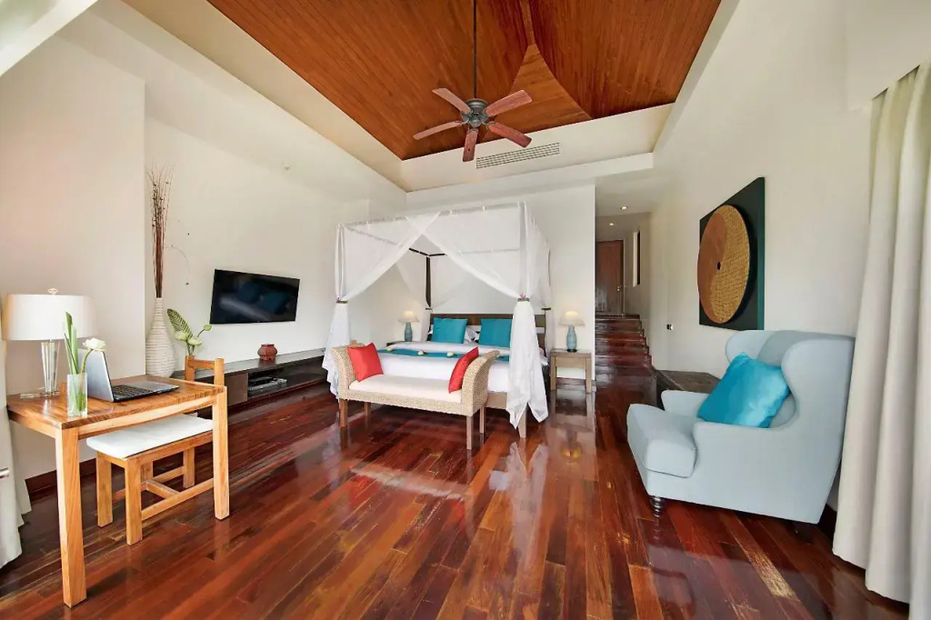 4 Bedrooms Baan Samlarn