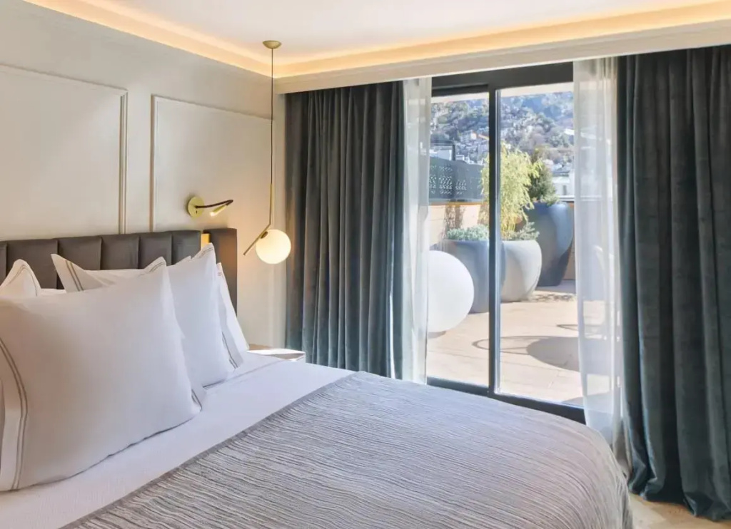 Double Suite (full double bed)